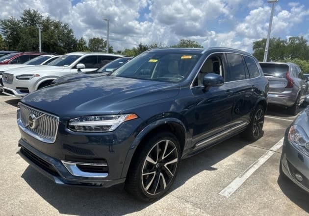 2023 Volvo XC90 B5 Plus 4WD's photo