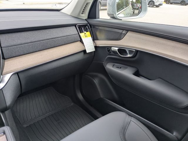 2025 Volvo XC90 Plus - Photo 21