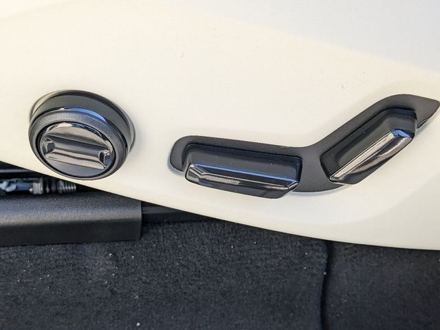 2025 Volvo XC60 Plus - Photo 24