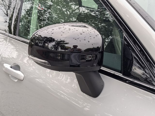 2025 Volvo XC60 Core - Photo 14