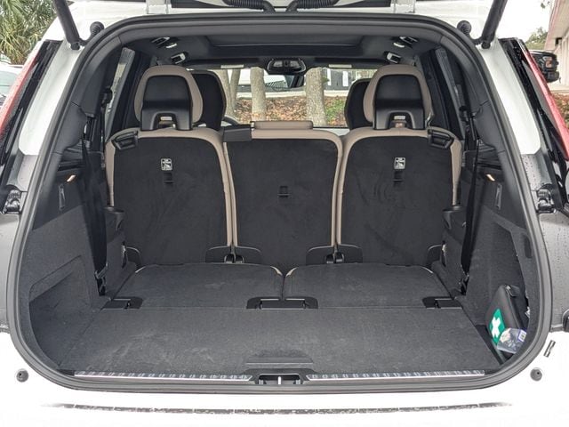 2026 Volvo XC90 Plus - Photo 17