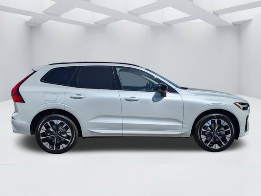 New 2026 Volvo XC60 B5 Plus SUV
