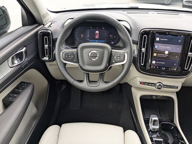 2025 Volvo XC40 Plus - Photo 20