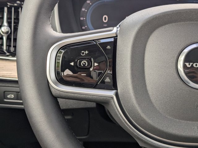 2025 Volvo XC90 Plus - Photo 32