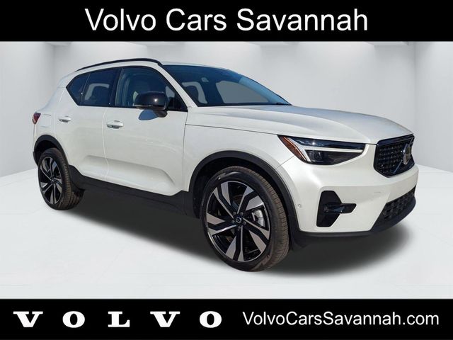 2026 Volvo XC40 B5 Ultra Dark AWD's photo