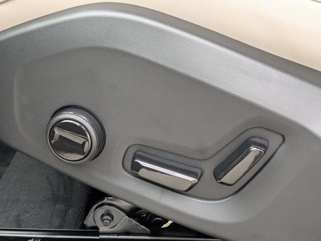 2025 Volvo XC90 Core - Photo 20