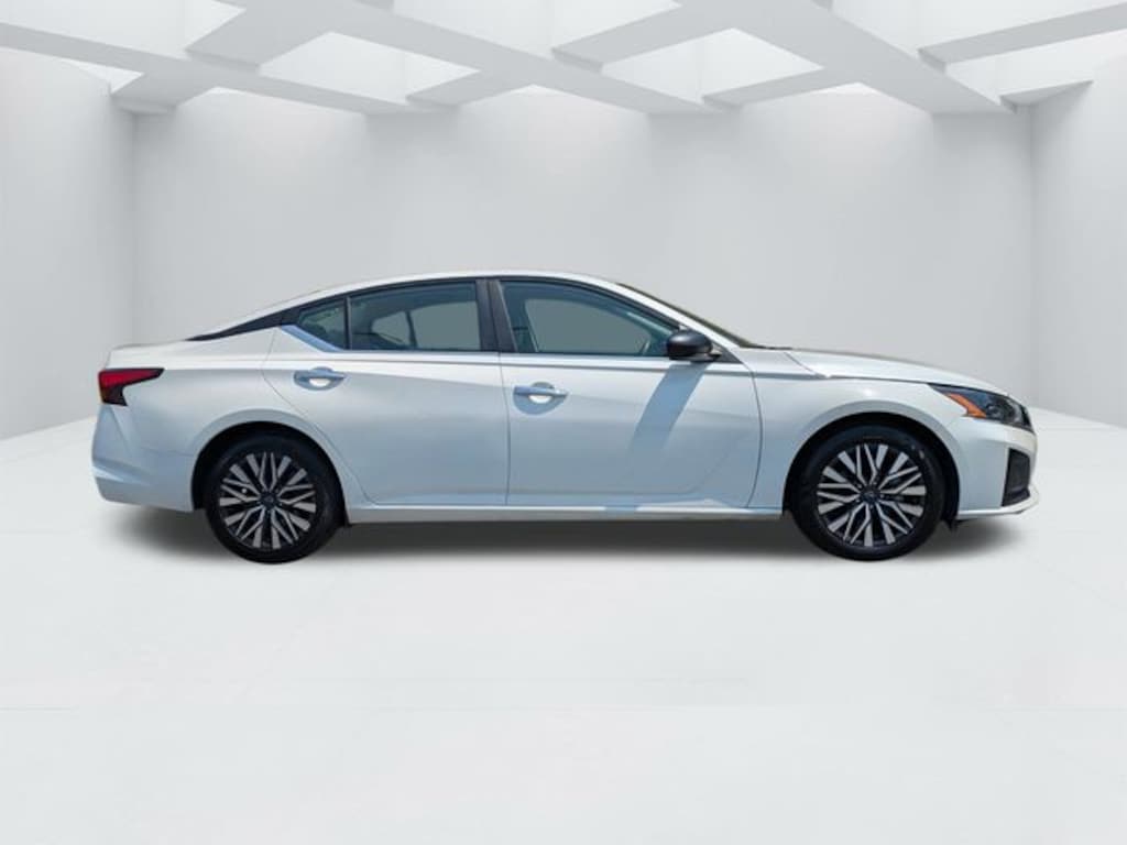 Used 2025 Nissan Altima 2.5 SV Sedan
