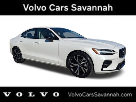 2025 Volvo S60 B5 Core Sedan