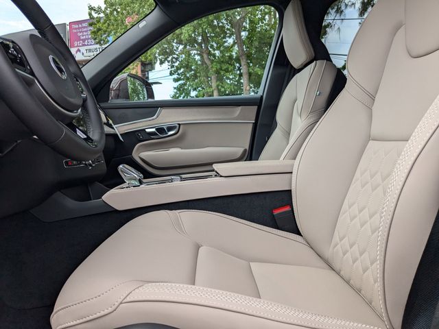 2025 Volvo XC90 Core - Photo 21