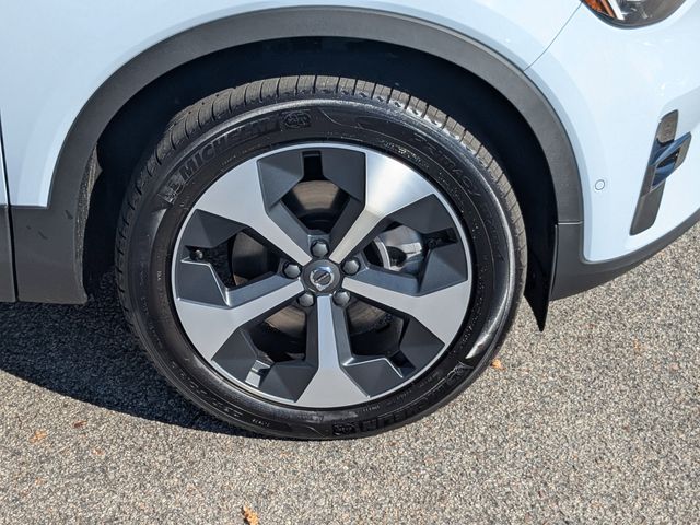2026 Volvo XC40 Plus - Photo 14