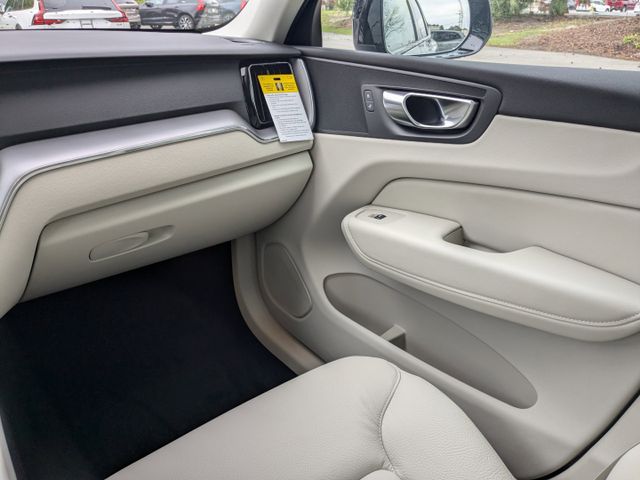 2025 Volvo XC60 Core - Photo 20
