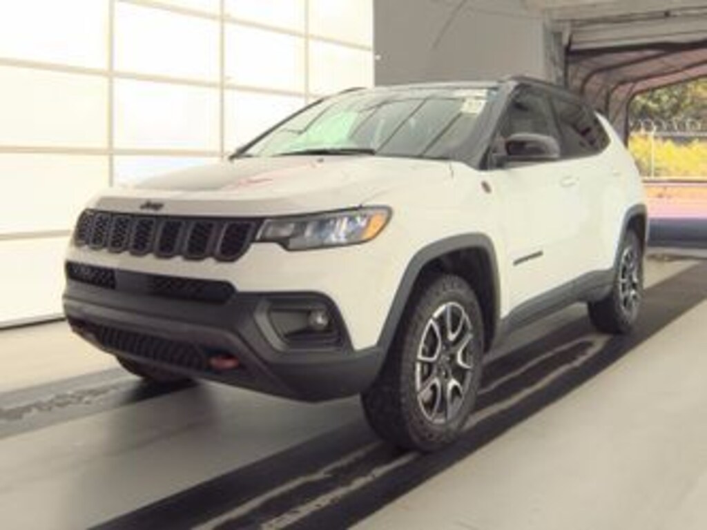 Used 2025 Jeep Compass Trailhawk SUV