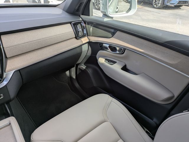 2026 Volvo XC90 Plus - Photo 23