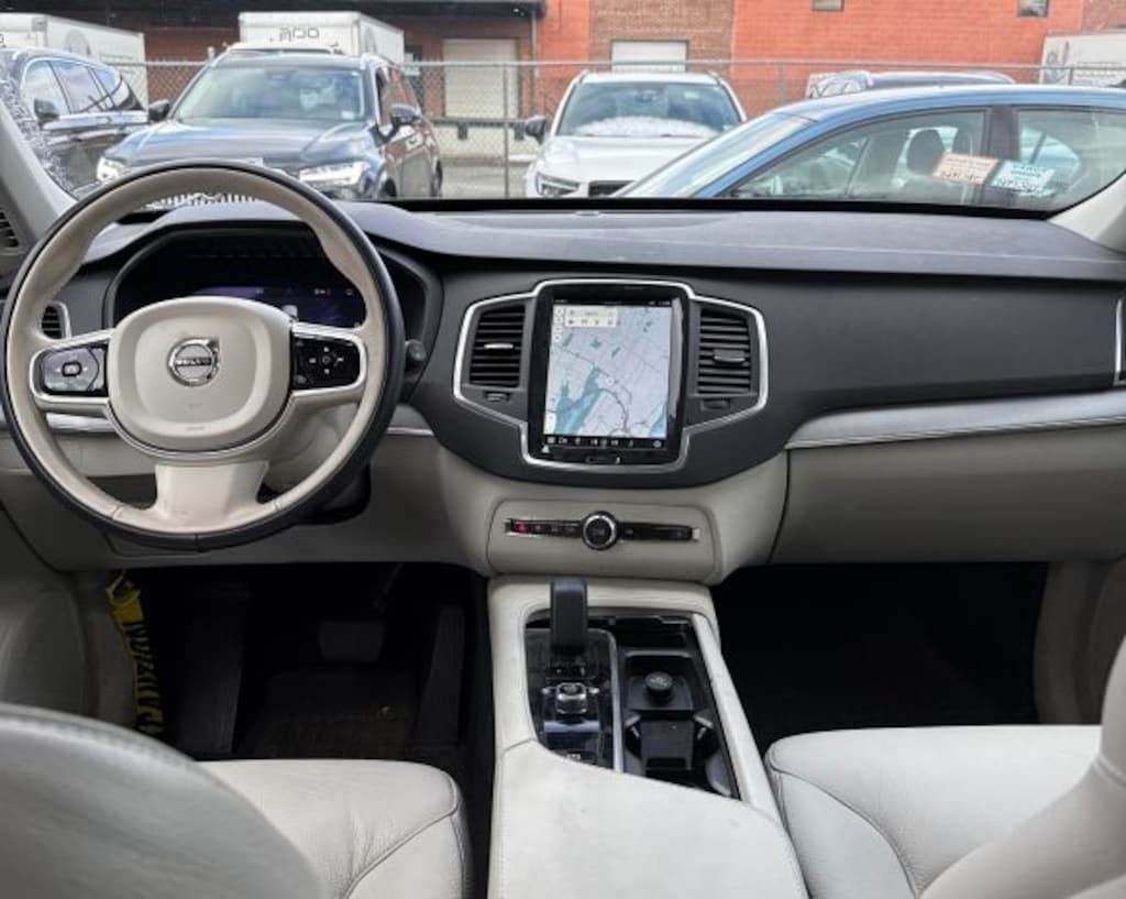 Used 2024 Volvo XC90 B5 Core SUV