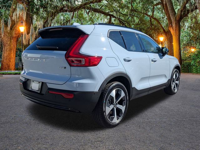 2026 Volvo XC40 AWD Plus photo 3
