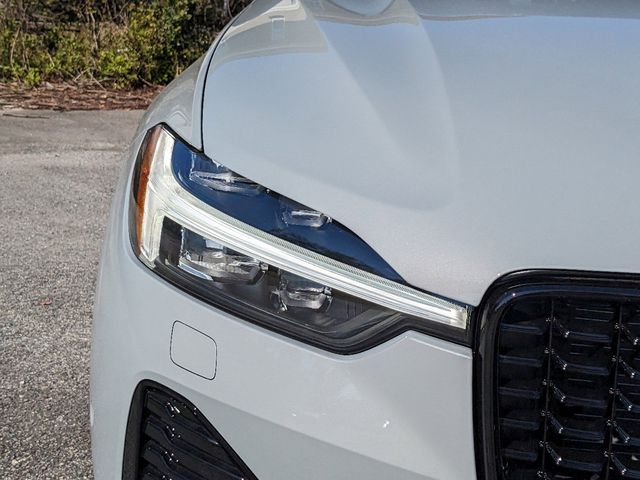 2025 Volvo XC60 Plus - Photo 11