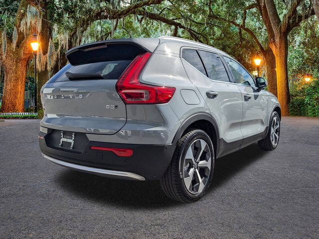 2025 Volvo XC40 Plus photo 4