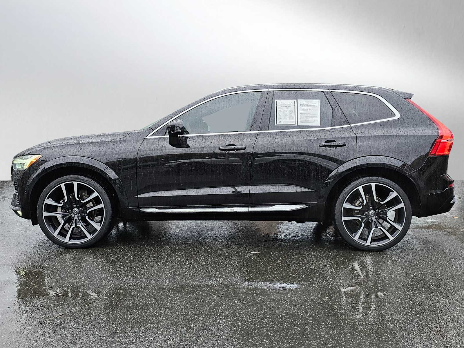 2023 Volvo XC60 B5 Ultimate photo 4