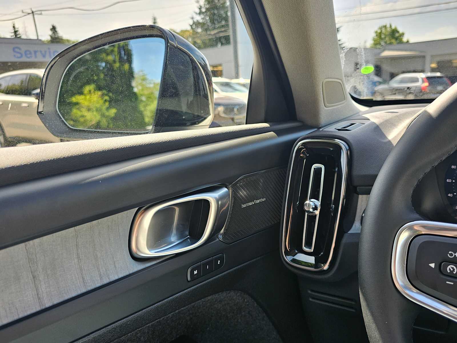 2025 Volvo XC40 Ultra - Photo 26
