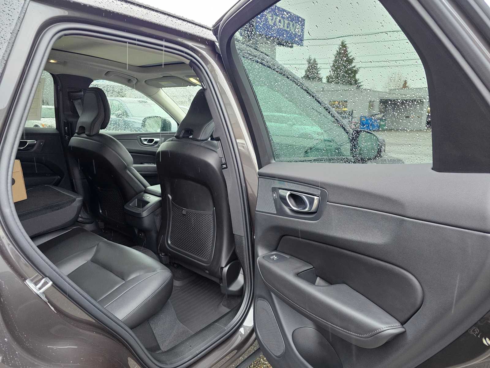 2025 Volvo XC60 Core - Photo 13