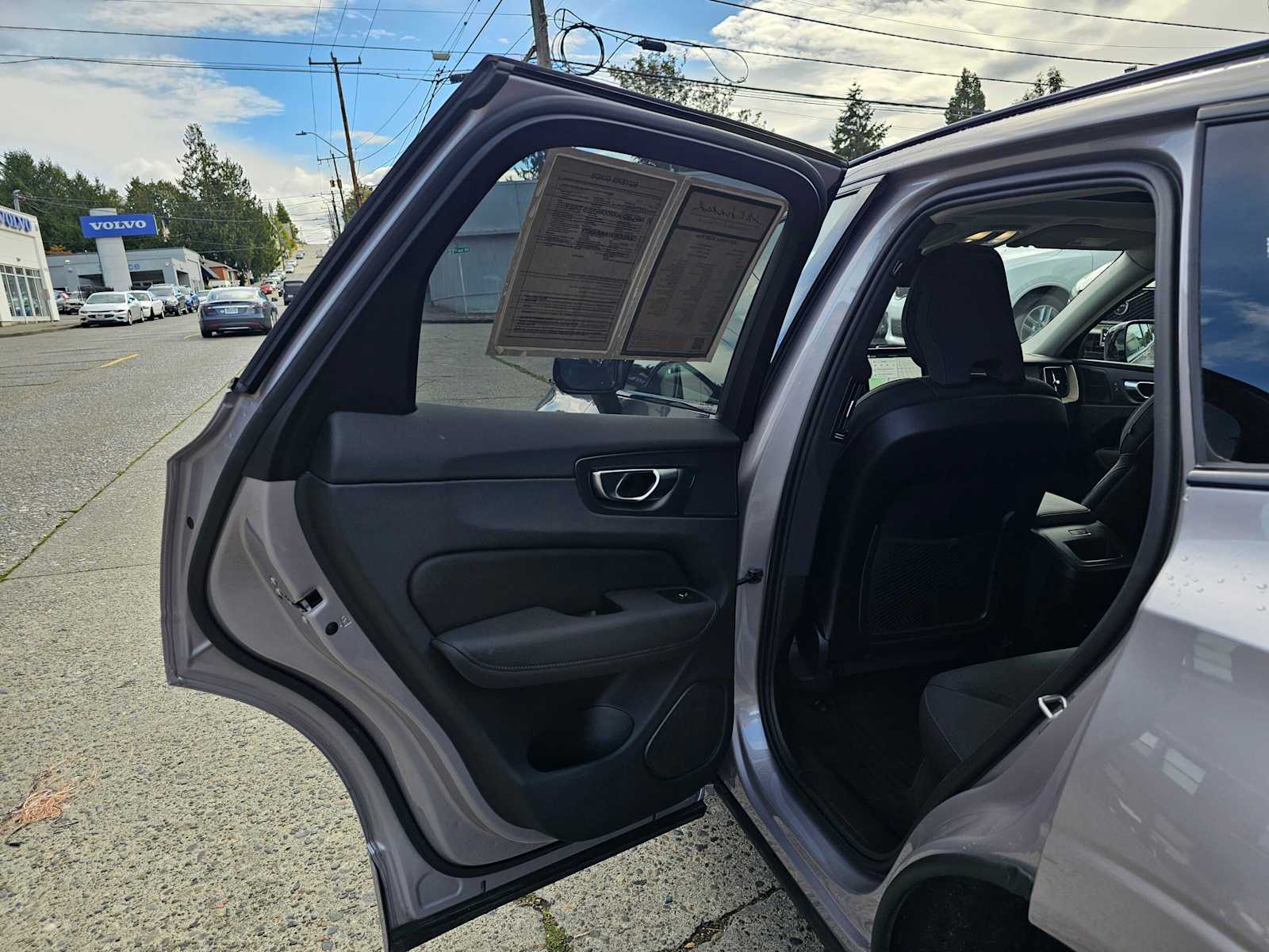 2026 Volvo XC60 Plus - Photo 17
