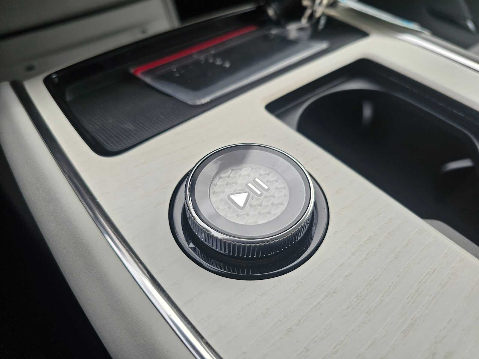 2025 Volvo EX90 Ultra - Photo 37