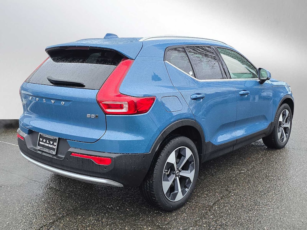 Certified 2025 Volvo XC40 B5 Plus Bright Theme SUV