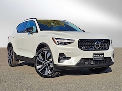 2026 Volvo XC40 B5 Plus AWD SUV