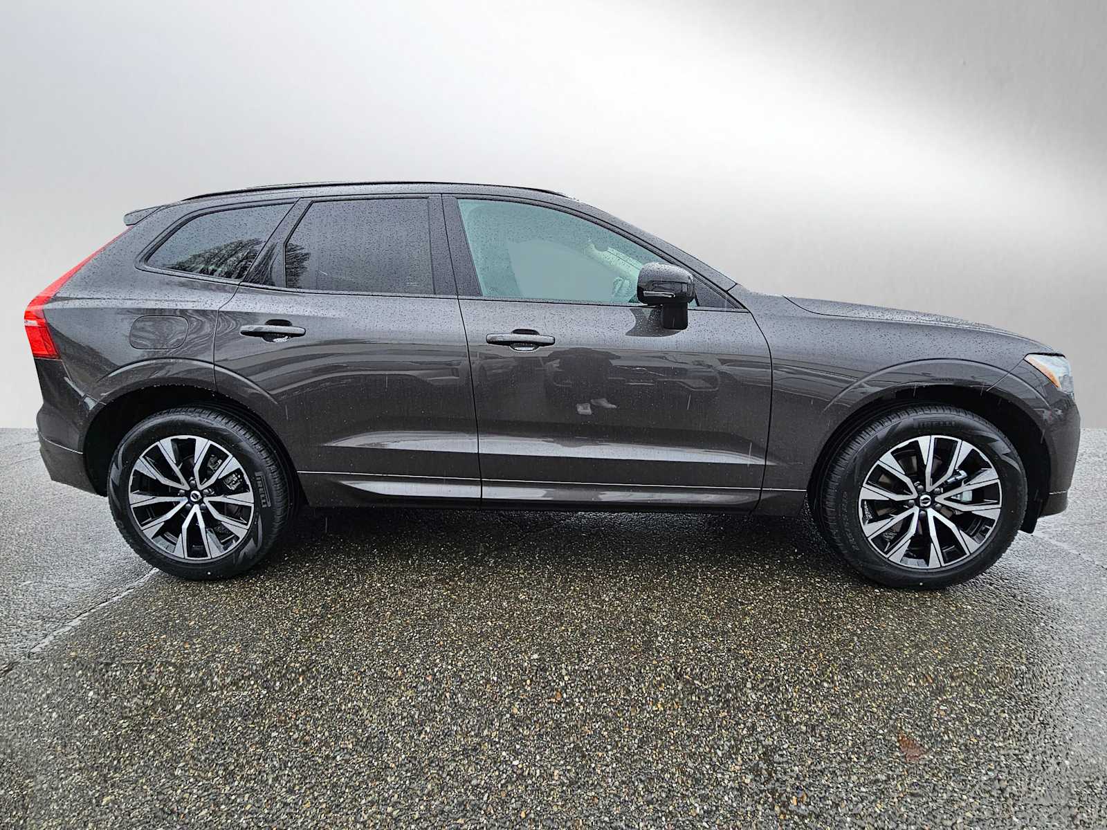 2025 Volvo XC60 Core - Photo 8