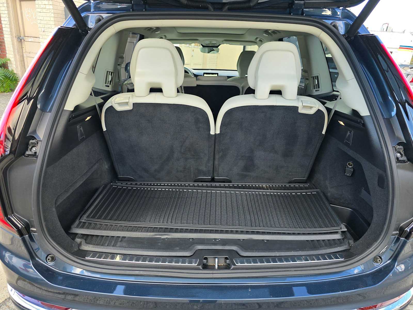 2026 Volvo XC90 Ultra - Photo 17