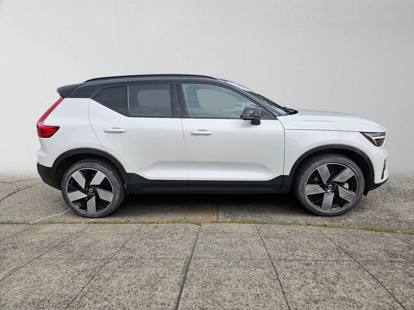 Used 2023 Volvo XC40 Ultimate with VIN YV4ED3UM2P2027155 for sale in Seattle, WA