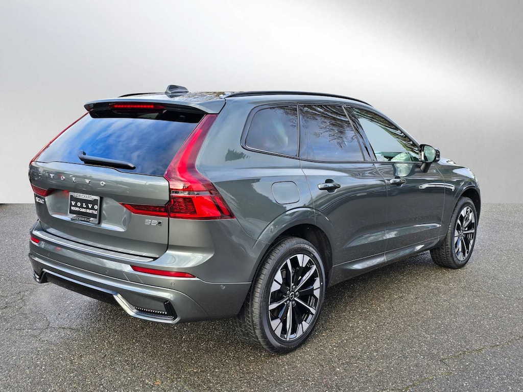 New 2026 Volvo XC60 B5 Plus SUV