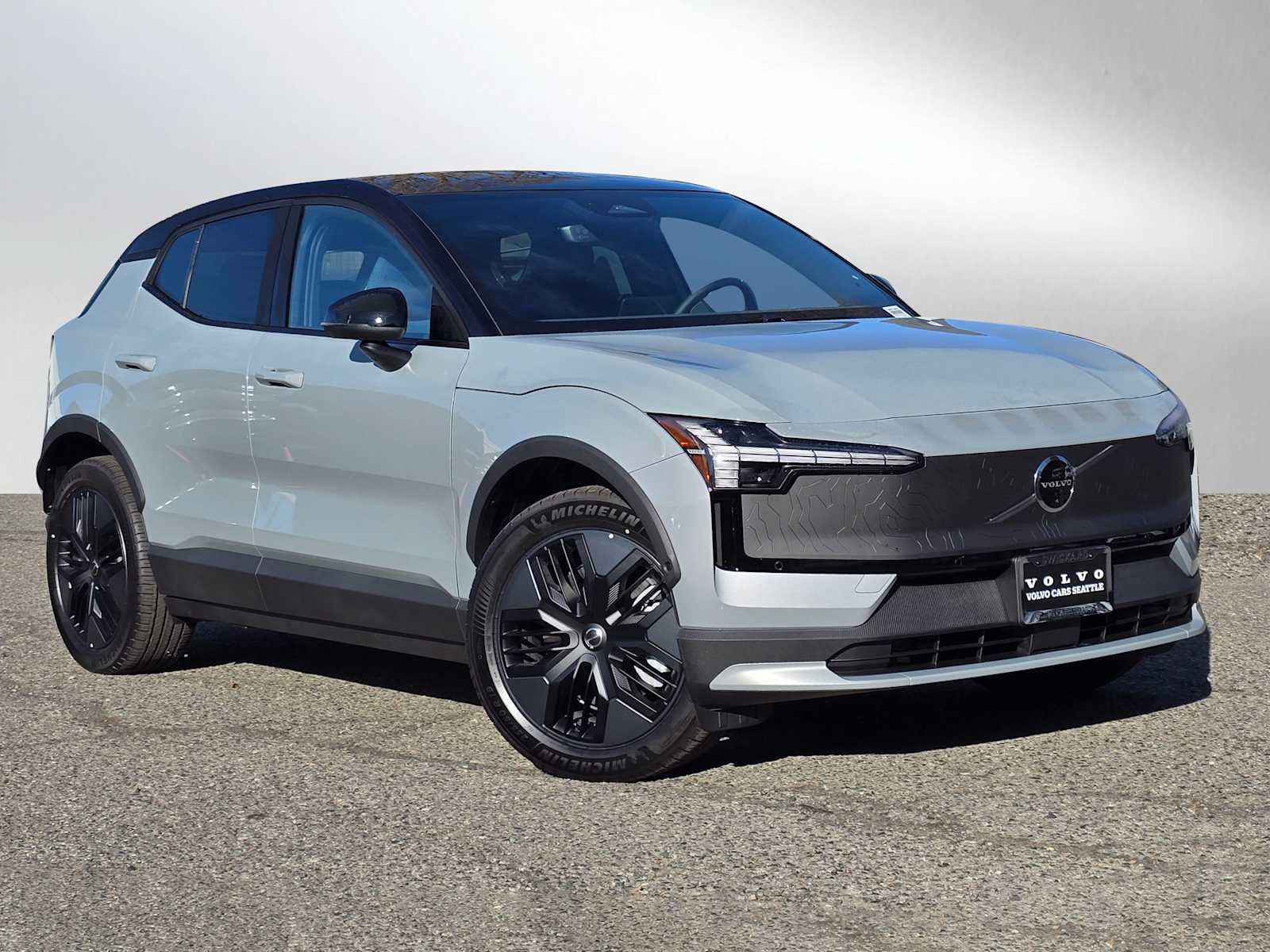 2026 Volvo EX30 Twin Motor Cross Country Ultra's photo