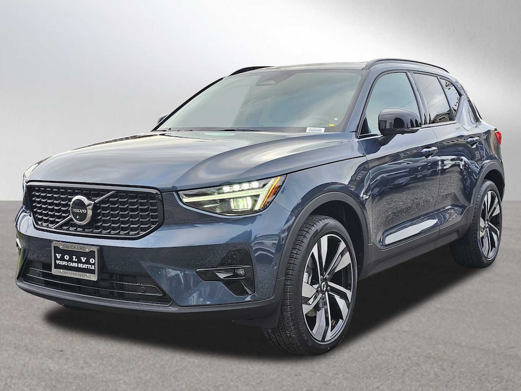 New 2026 Volvo XC40 B5 Ultra SUV