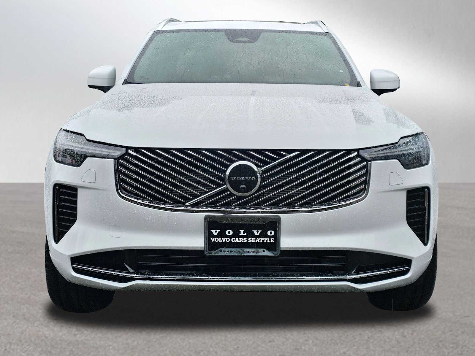 2026 Volvo XC90 Plus photo 2