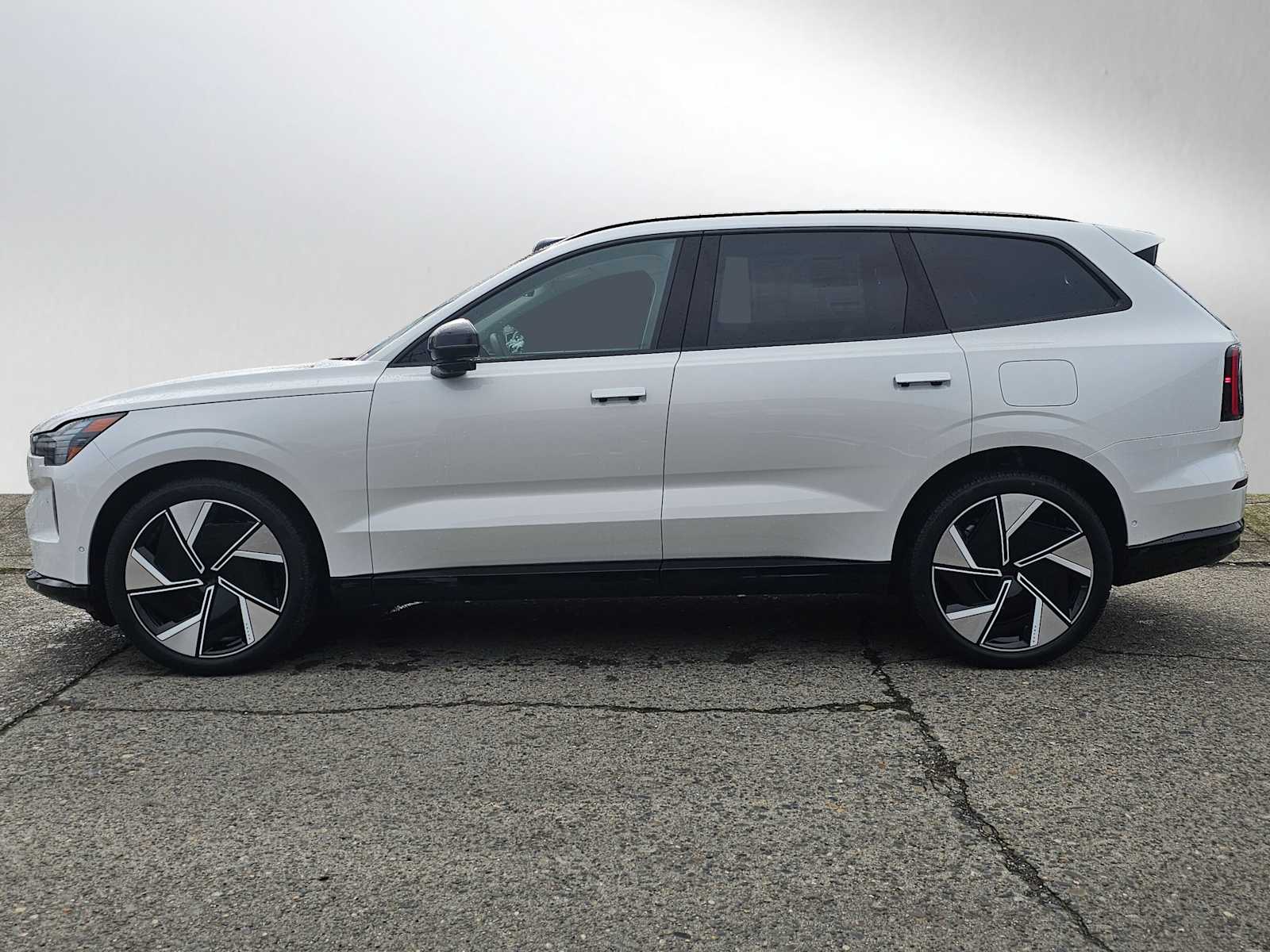 2025 Volvo EX90 Ultra - Photo 6