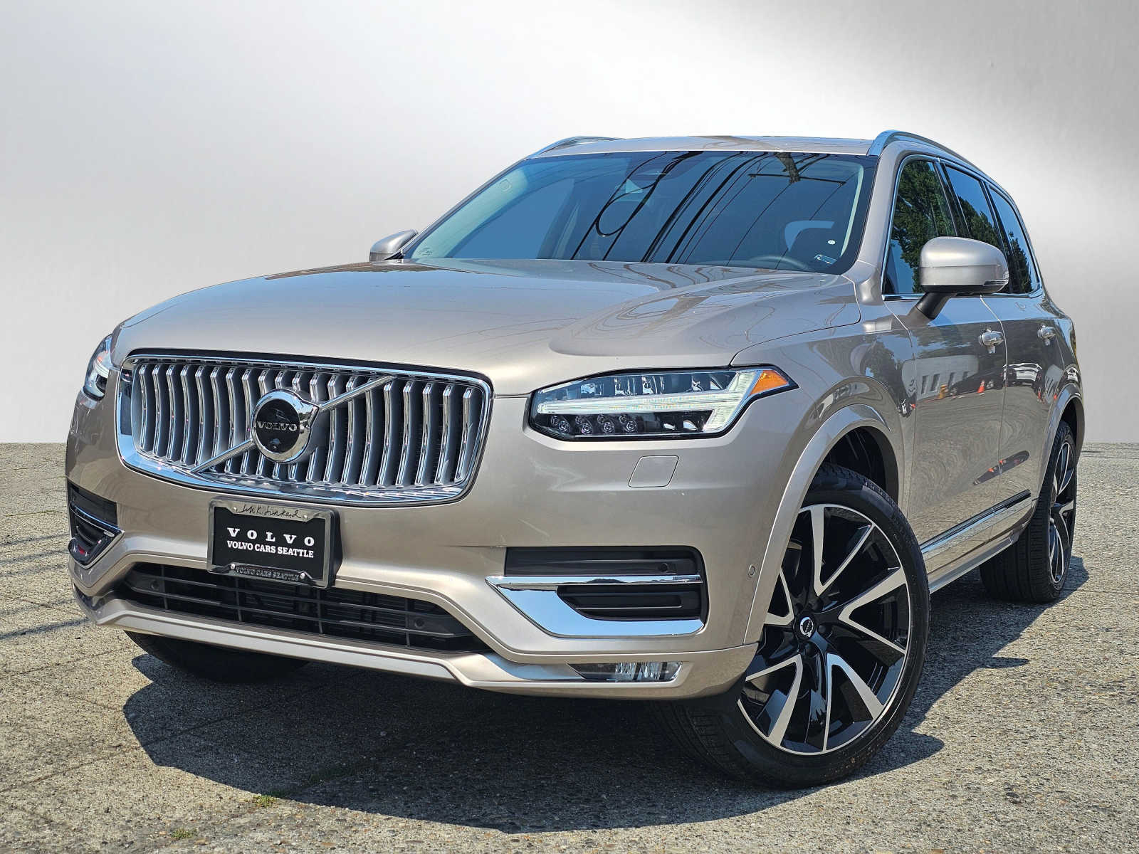 2025 Volvo XC90 Plus photo 3