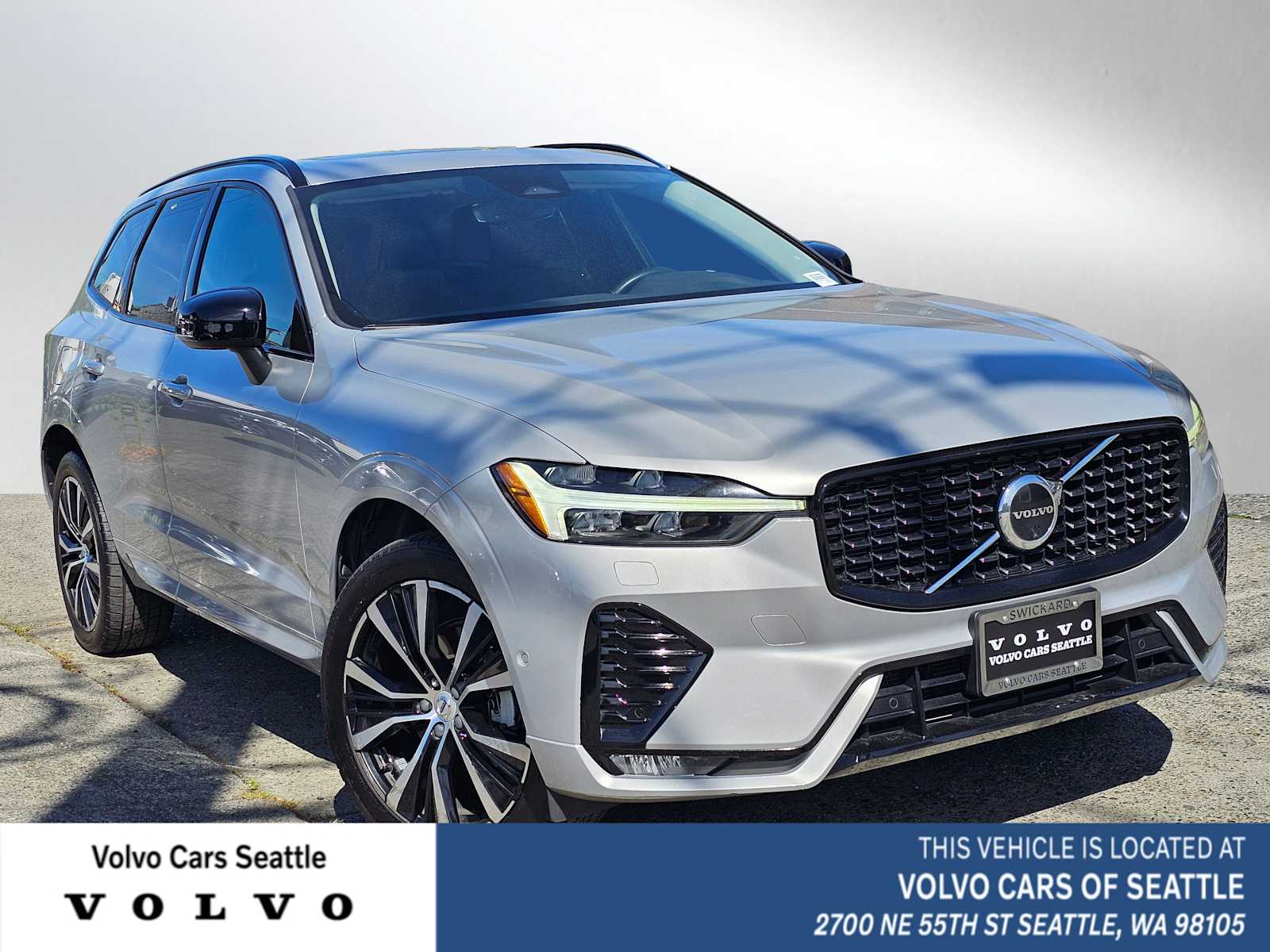 2023 Volvo XC60 B5 Plus Dark Theme AWD's photo