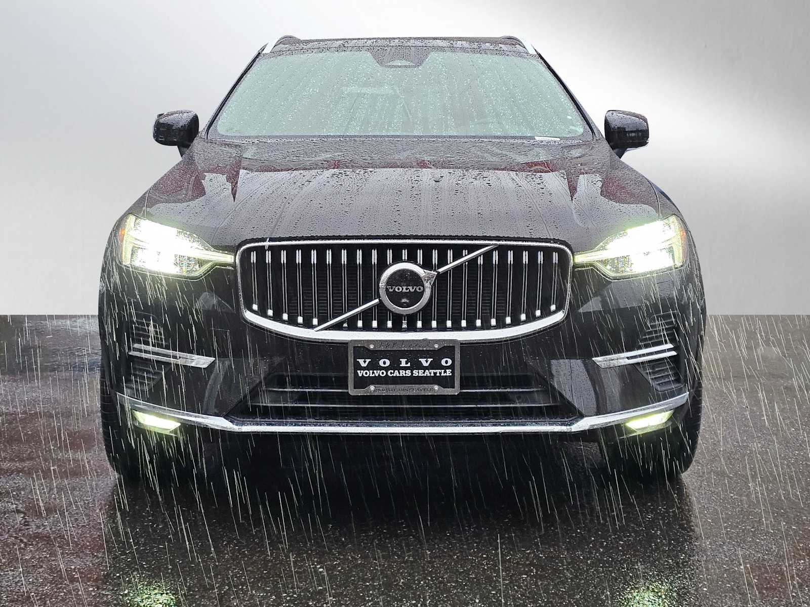 2023 Volvo XC60 B5 Ultimate photo 2