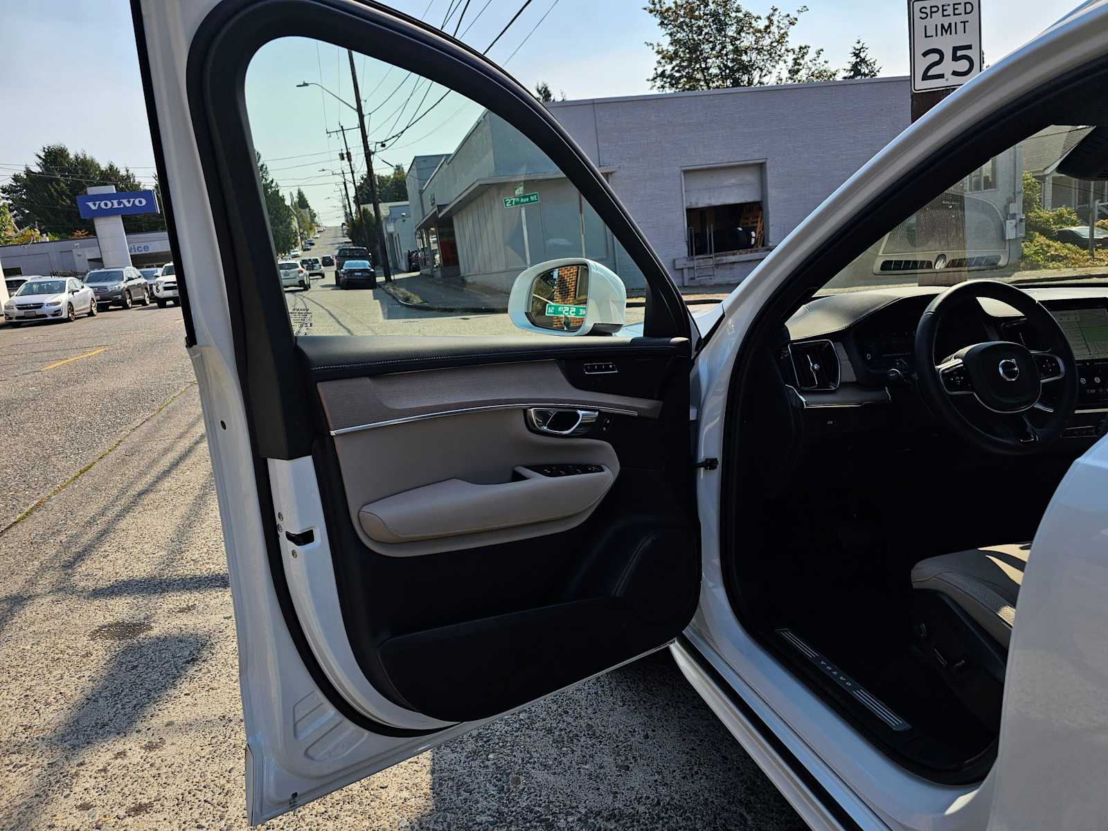 2026 Volvo XC90 Plus - Photo 21