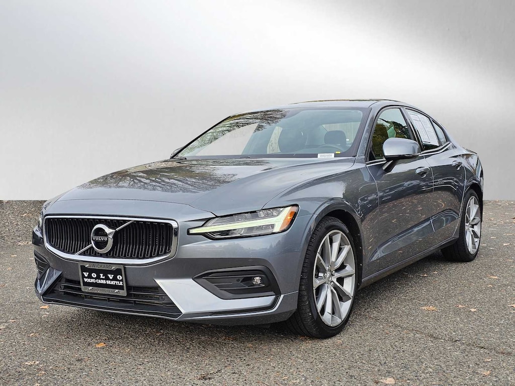 Certified 2021 Volvo S60 T6 Momentum Sedan