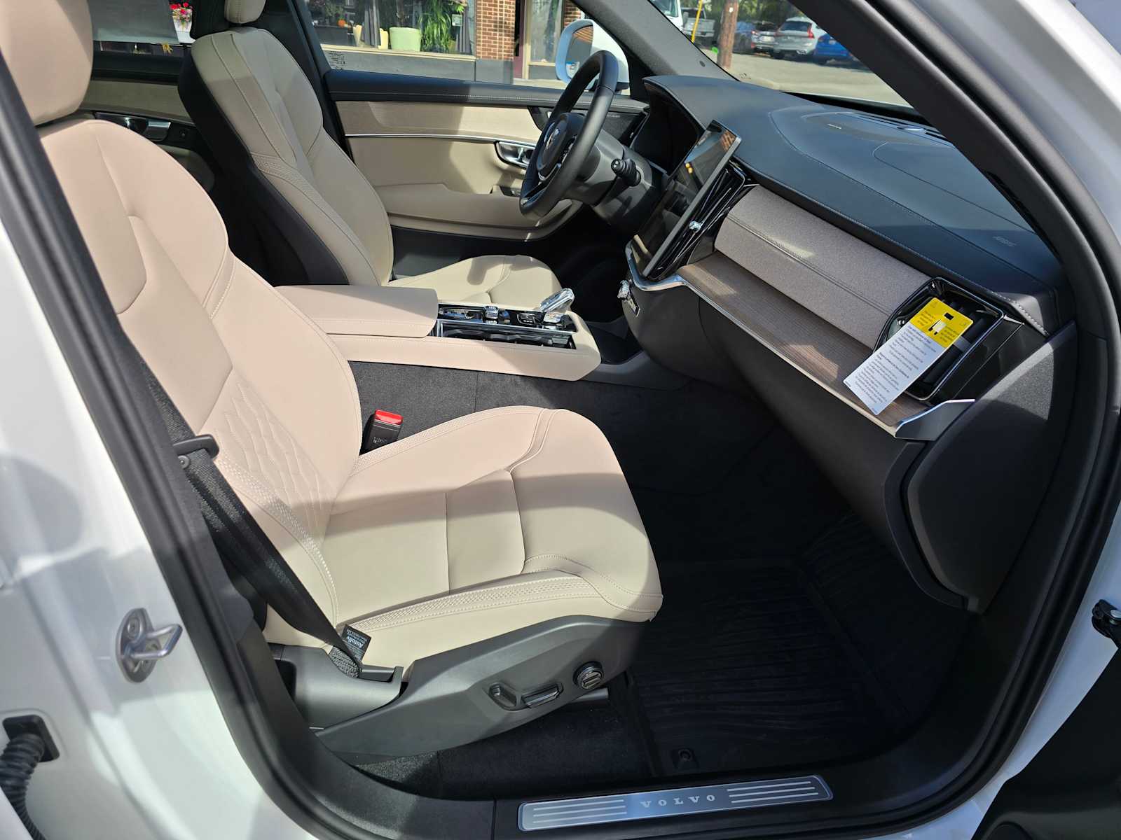 2026 Volvo XC90 Plus - Photo 11