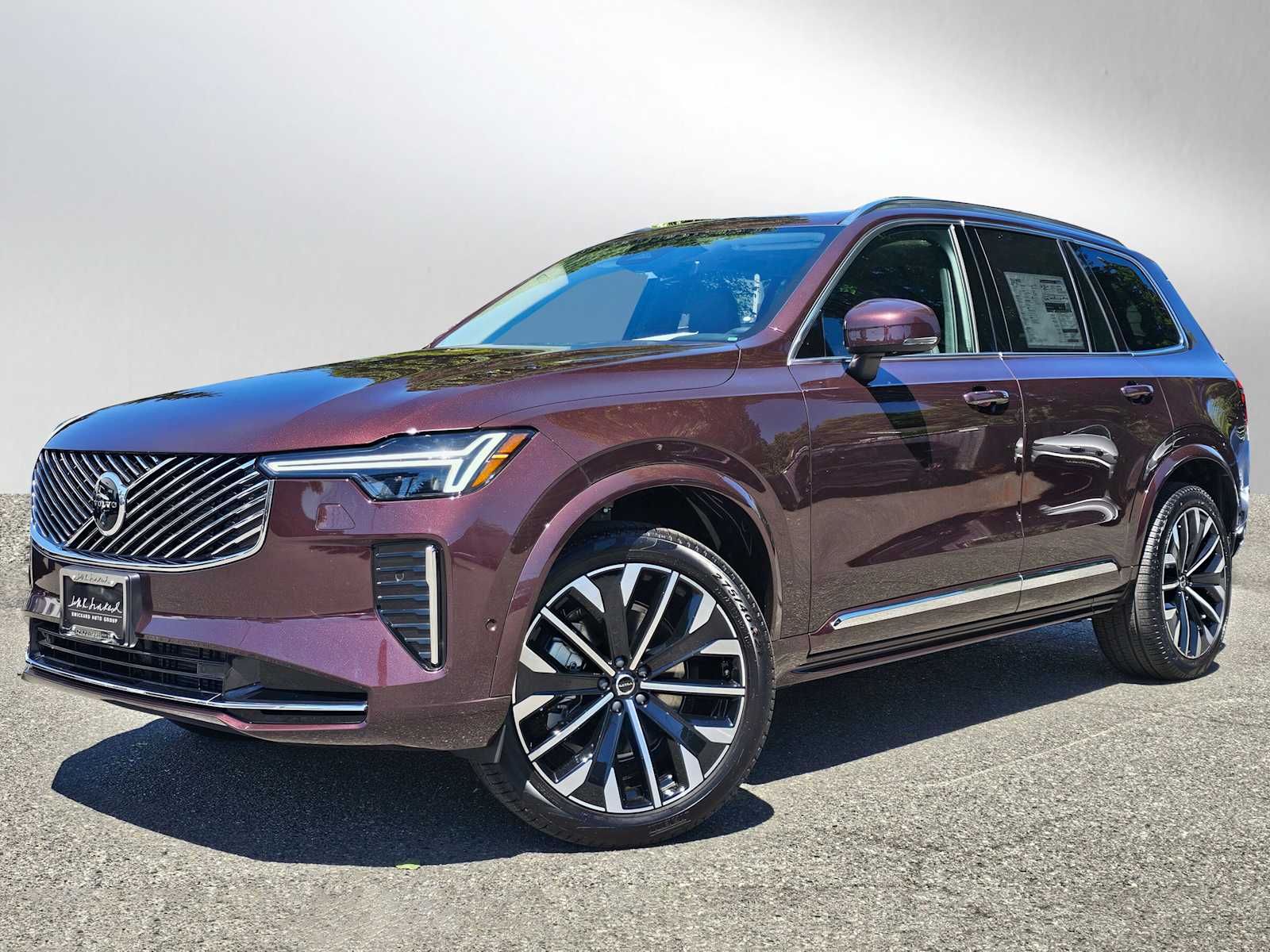 2025 Volvo XC90 B5 Plus photo 3