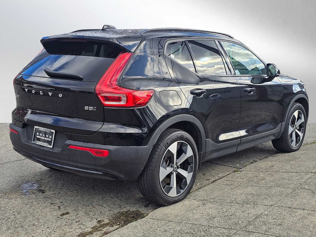 Certified 2025 Volvo XC40 B5 Plus Dark Theme SUV