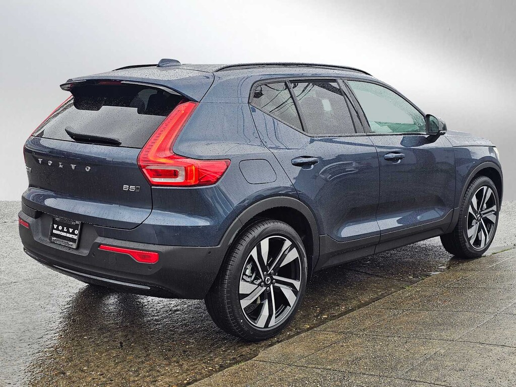 New 2026 Volvo XC40 B5 Plus SUV