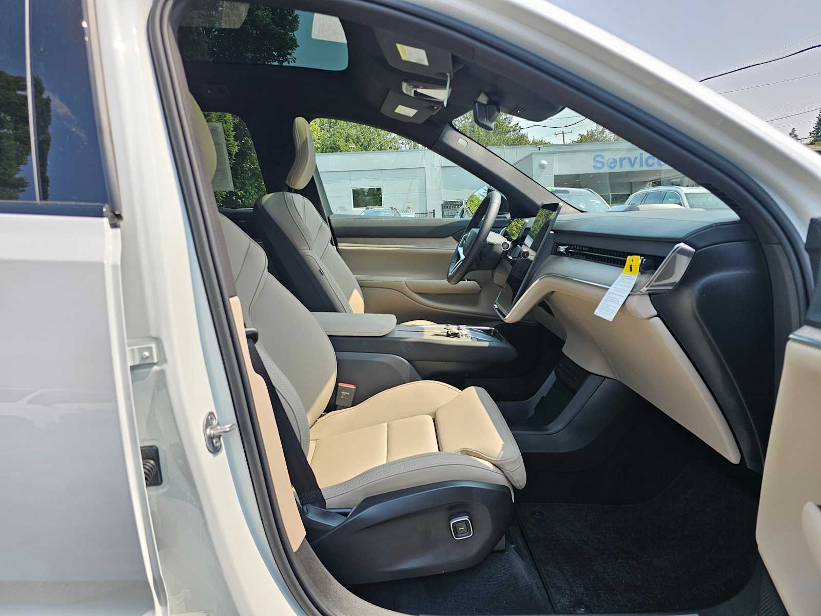 2025 Volvo EX90 Plus - Photo 10