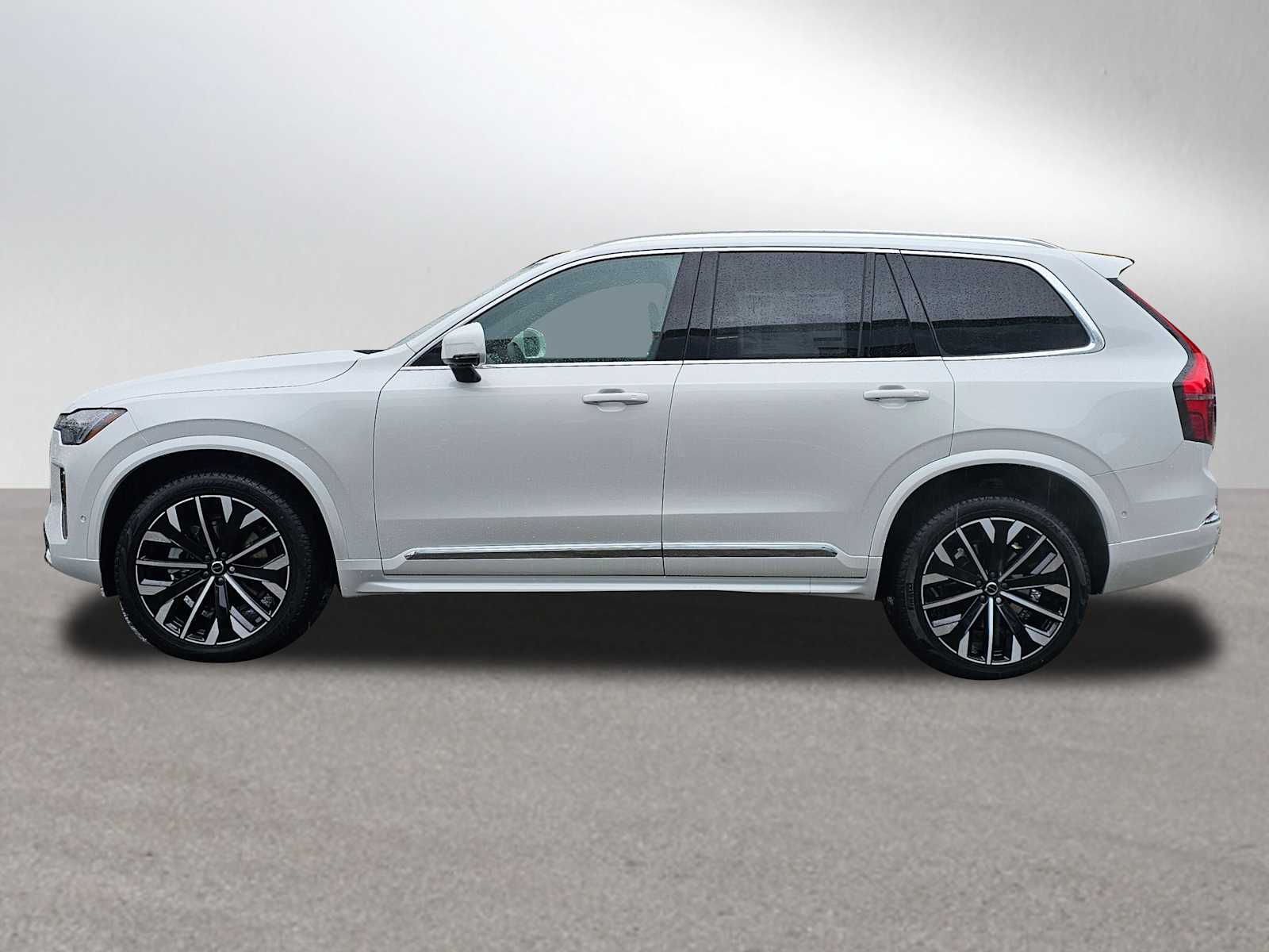 2026 Volvo XC90 Plus photo 4