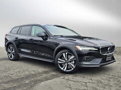 2026 Volvo V60 Cross Country B5 Plus AWD Wagon