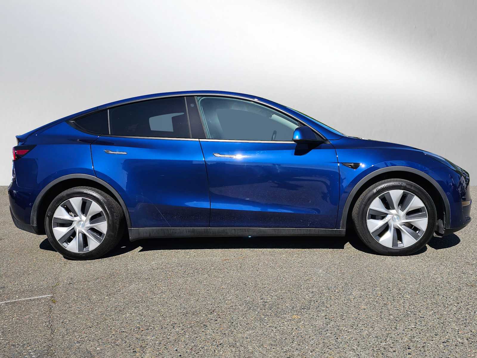 Used 2021 Tesla Model Y Long Range with VIN 5YJYGDEE7MF199260 for sale in Seattle, WA