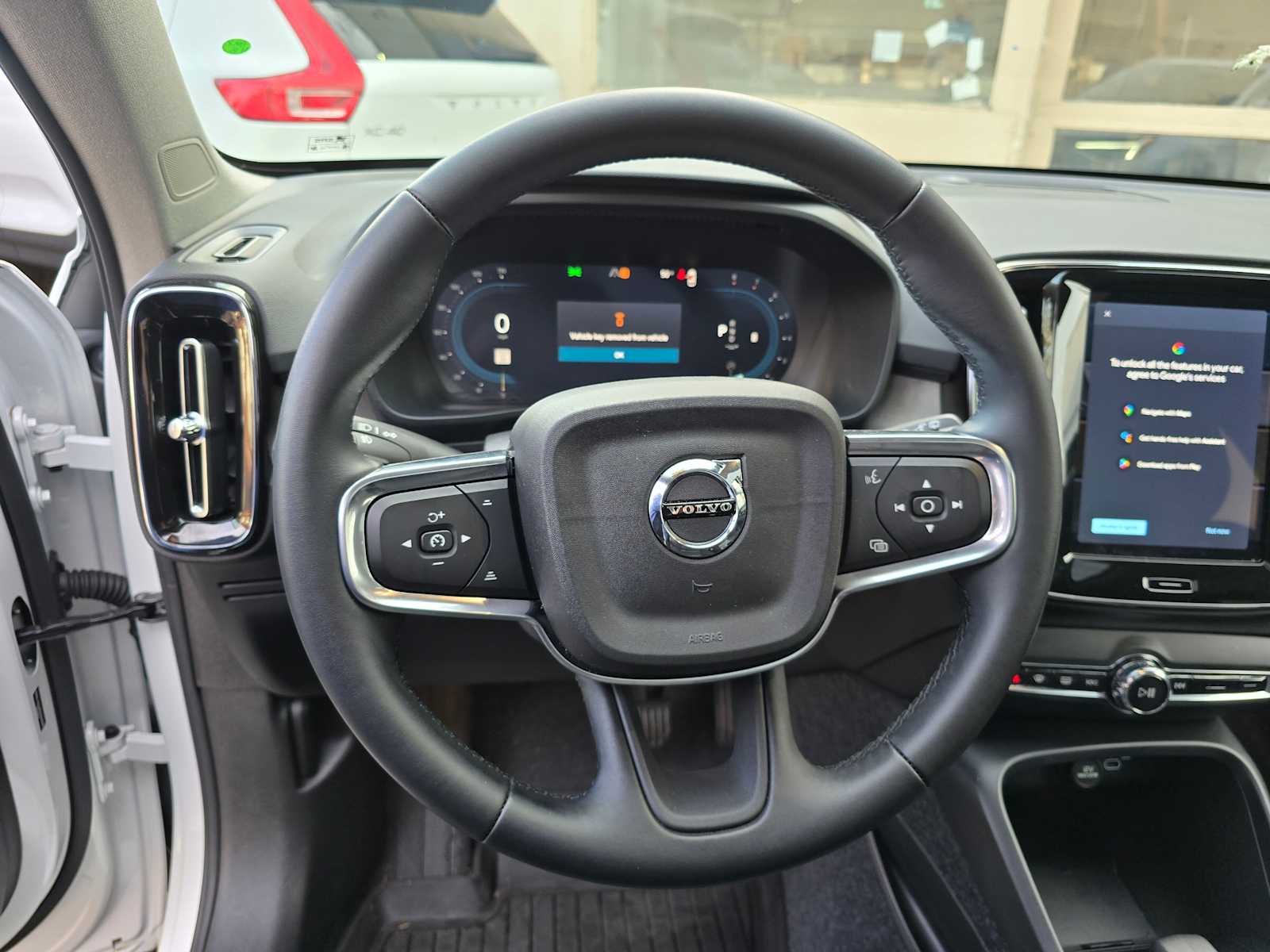 2025 Volvo XC40 Core - Photo 22